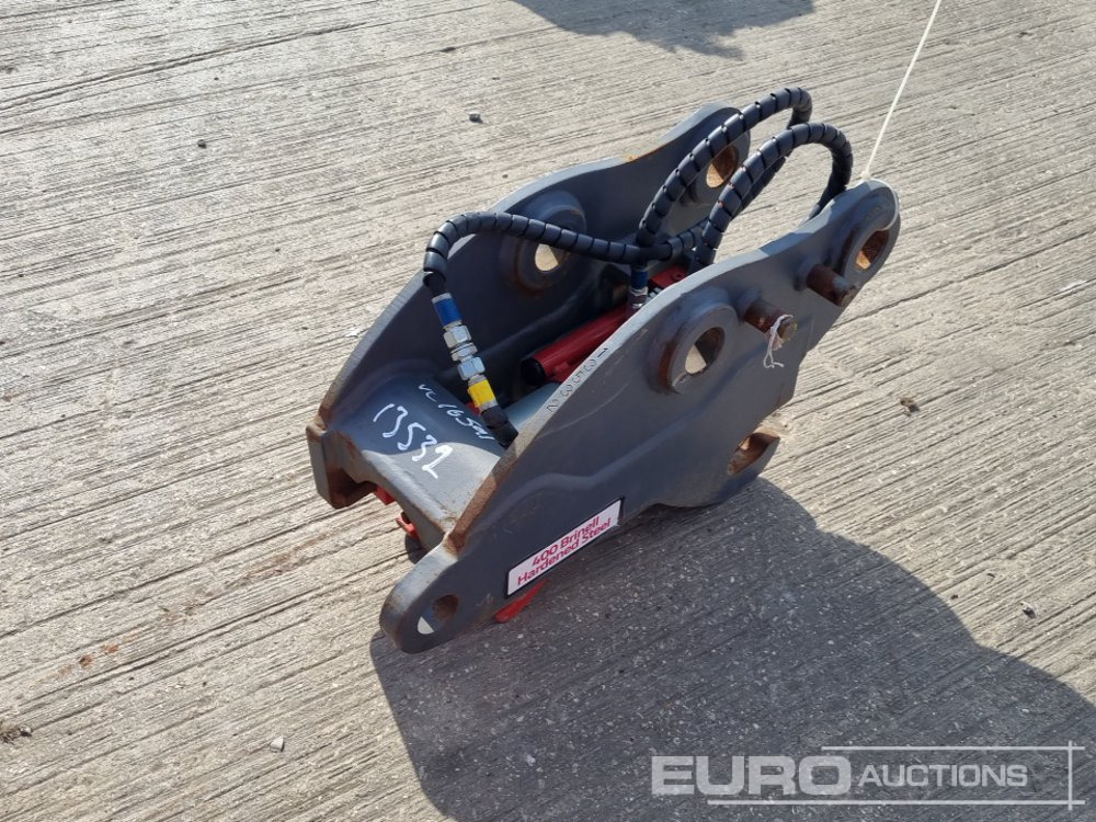 2017 Strickland Hydraulic Double Lock QH 45mm Pin to suit 4-6 Ton Excavator - Quick coupler: picture 1 2017 Strickland Hydraulic Double Lock QH 45mm Pin to suit 4-6 Ton Excavator - Quick coupler: picture 1
