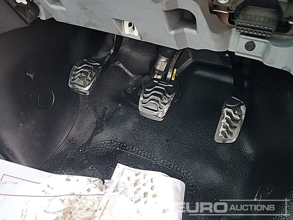 Flatbed van 2019 Ford Transit 350: picture 21