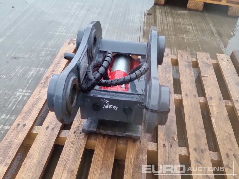 2019 Strickland Hydraulic Double Lock QH 60mm Pin to suit 10 Ton Excavator - Quick coupler: picture 4 2019 Strickland Hydraulic Double Lock QH 60mm Pin to suit 10 Ton Excavator - Quick coupler: picture 4