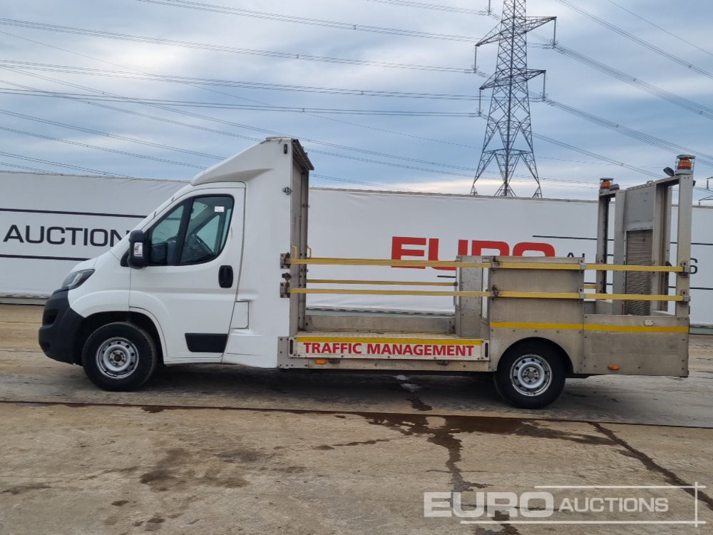 2020 Peugeot Boxer 335 - Flatbed van: picture 2 2020 Peugeot Boxer 335 - Flatbed van: picture 2
