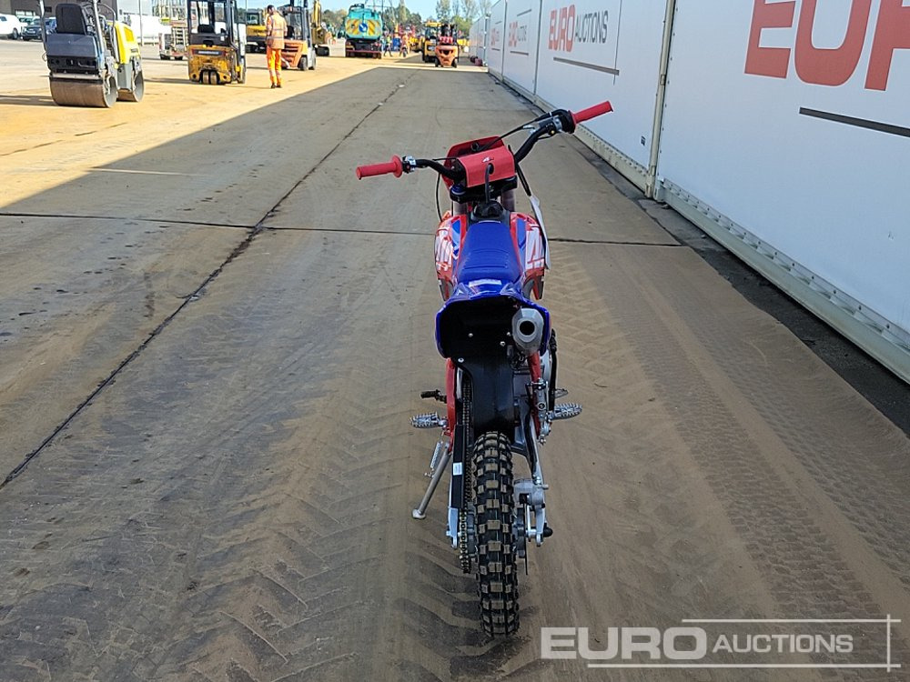 2025 Apollo Thunder 125cc Motorcross Bike, 14" Front, 12" Rear Tyres, Electric Start, Air Cooled, Hydraulic Suspension, Disc Brakes, Lighting Kit (UNASSEMBLED) - Motorcycle: picture 4 2025 Apollo Thunder 125cc Motorcross Bike, 14" Front, 12" Rear Tyres, Electric Start, Air Cooled, Hydraulic Suspension, Disc Brakes, Lighting Kit (UNASSEMBLED) - Motorcycle: picture 4