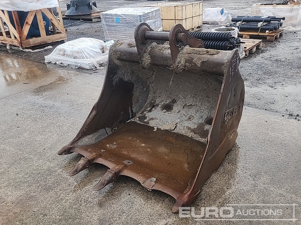 48" Digging Bucket 65mm Pin to suit 13 Ton Excavator - Bucket: picture 1 48" Digging Bucket 65mm Pin to suit 13 Ton Excavator - Bucket: picture 1
