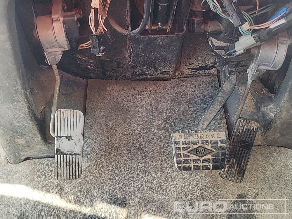 Farm tractor AG-Chem Terragator 2104: picture 34
