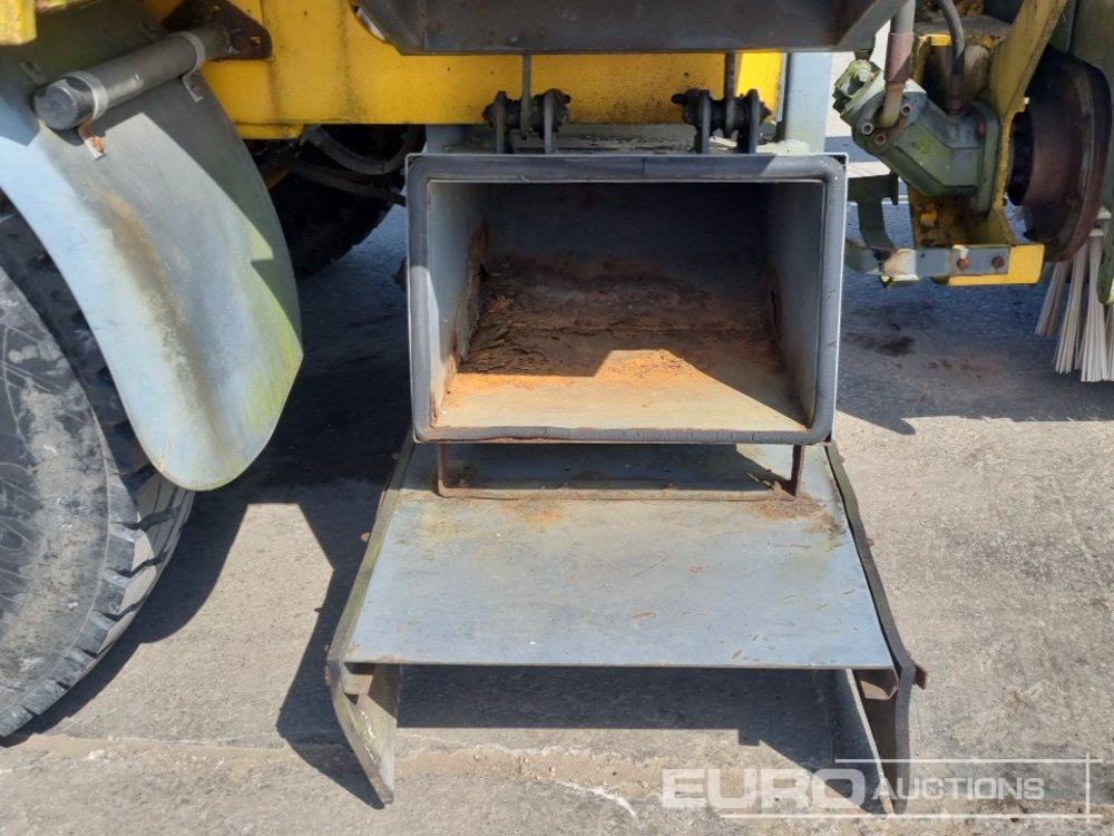 Snow blower Bucher Schorling P21 Single Axle Runway Sweeper, Snow Clearing Brush, Snow Blower, Dryer: picture 14