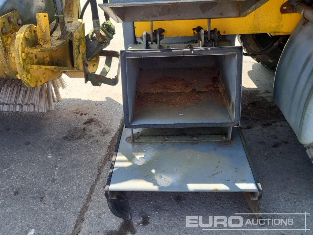 Snow blower Bucher Schorling P21 Single Axle Runway Sweeper, Snow Clearing Brush, Snow Blower, Dryer: picture 32