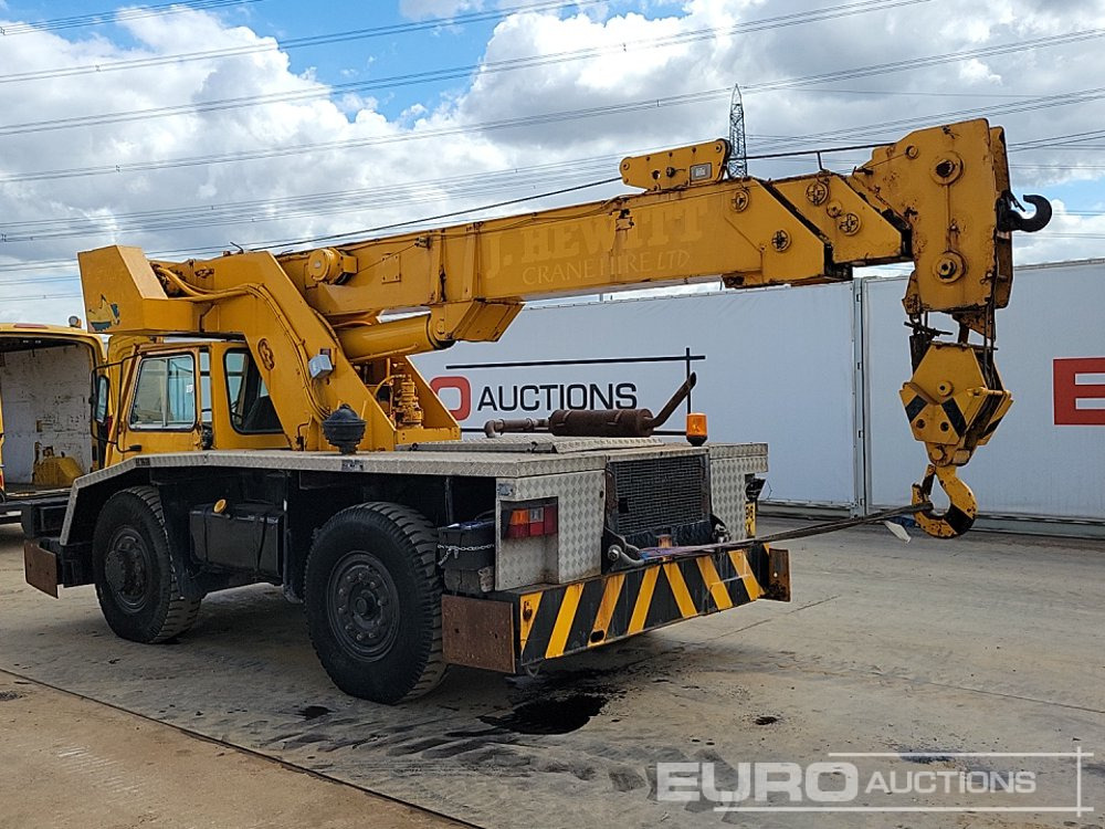 Coles 4x4 Crane, Stabilisers, WLI, Manual Gearbox - Mobile crane: picture 3 Coles 4x4 Crane, Stabilisers, WLI, Manual Gearbox - Mobile crane: picture 3