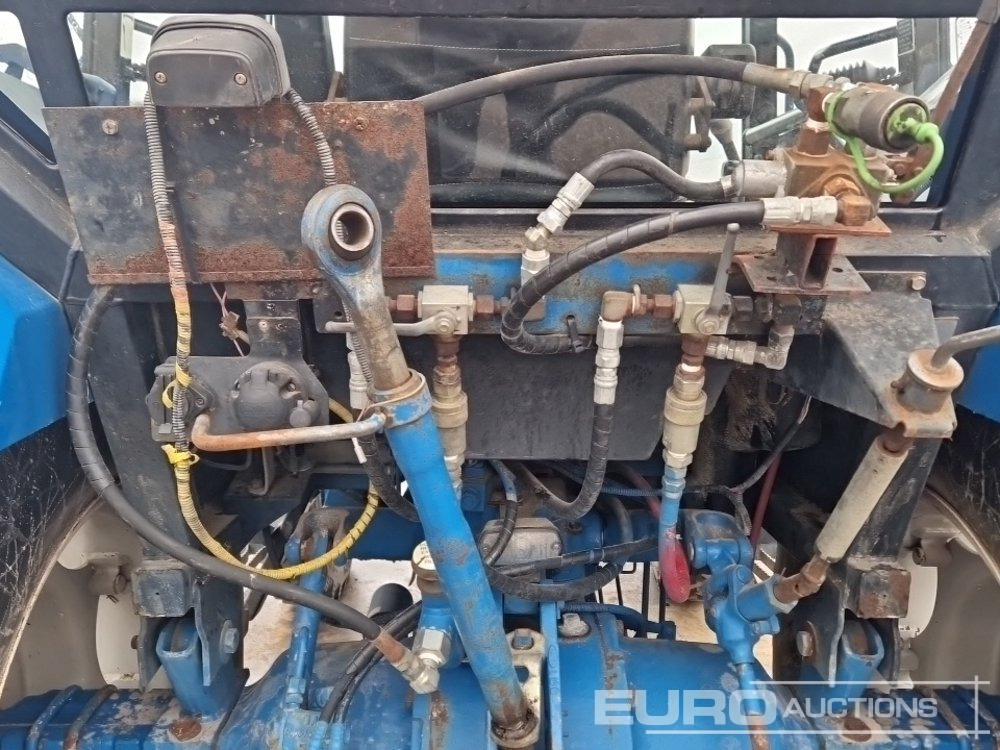Farm tractor Ford 4130: picture 15