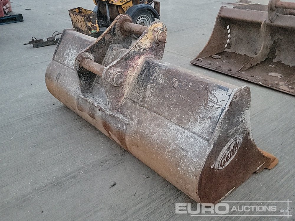 Geith 82" Ditching Bucket 80mm Pin to suit 20 Ton Excavator - Bucket: picture 5 Geith 82" Ditching Bucket 80mm Pin to suit 20 Ton Excavator - Bucket: picture 5