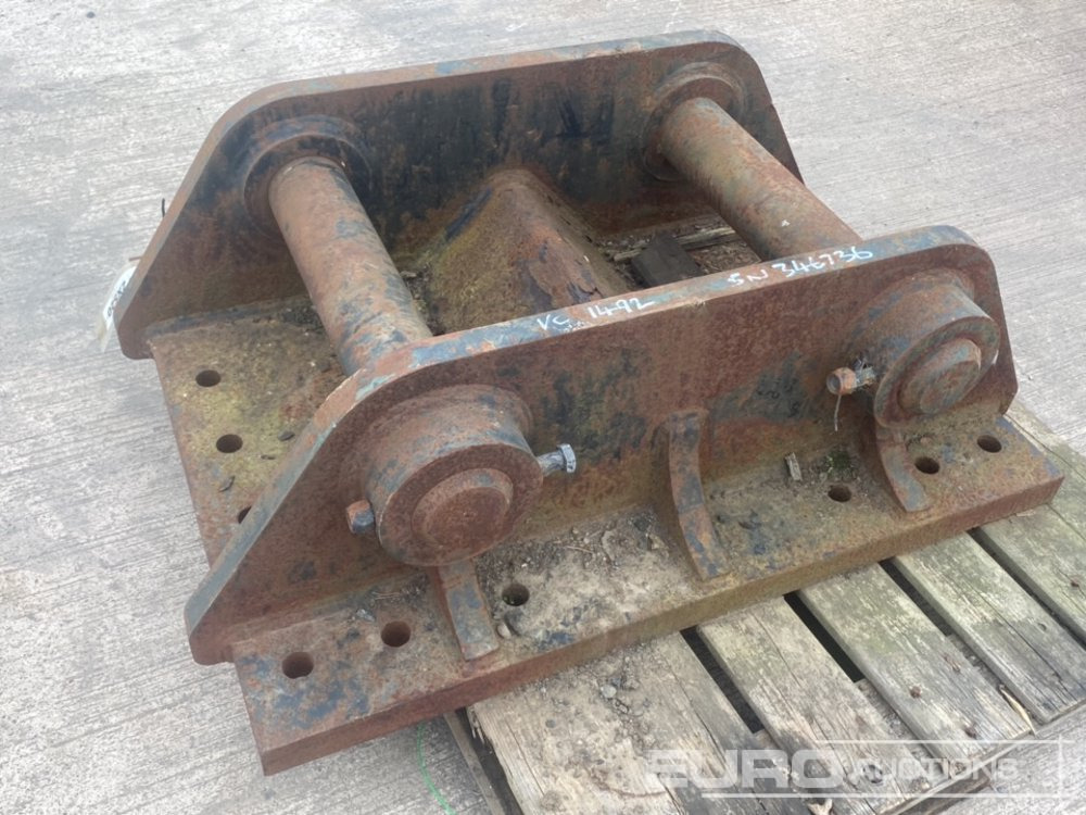 Hammer Headstock 110mm Pin to suit 50 Ton Excavator - Hydraulic hammer: picture 1 Hammer Headstock 110mm Pin to suit 50 Ton Excavator - Hydraulic hammer: picture 1