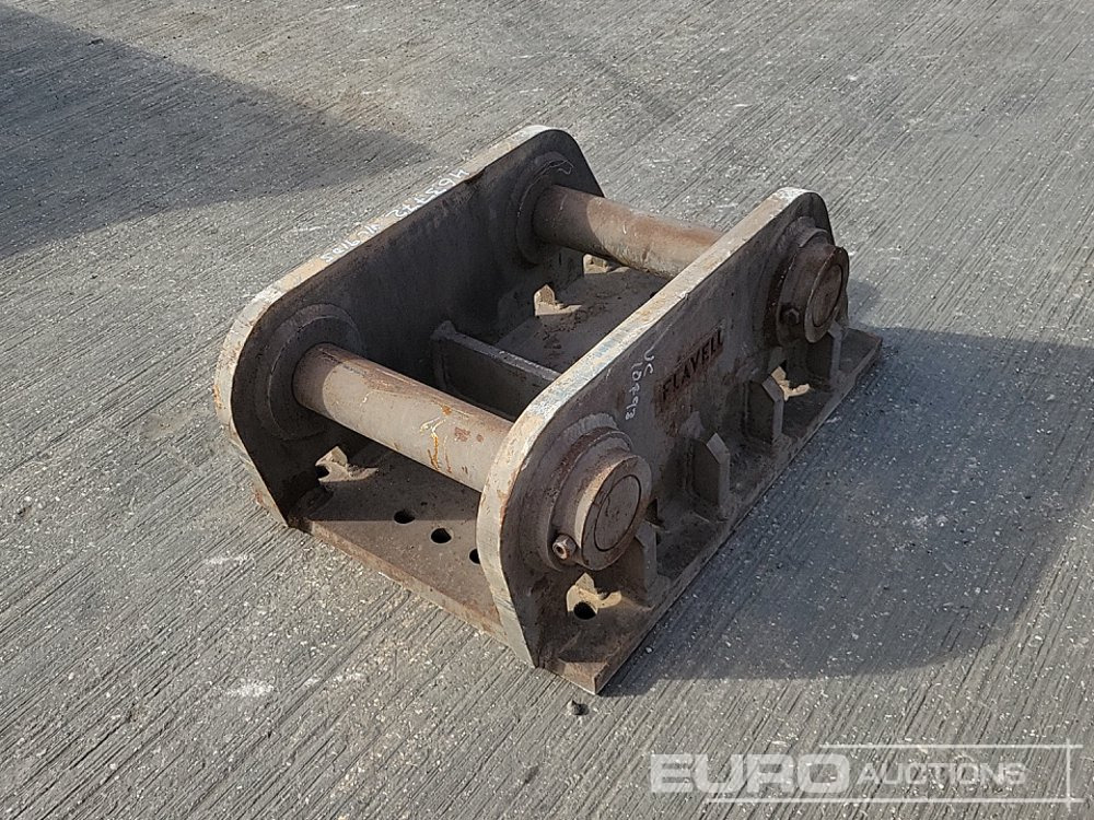 Head Stock 80mm Pin to suit 20 Ton Excavator - Hydraulic hammer: picture 1 Head Stock 80mm Pin to suit 20 Ton Excavator - Hydraulic hammer: picture 1