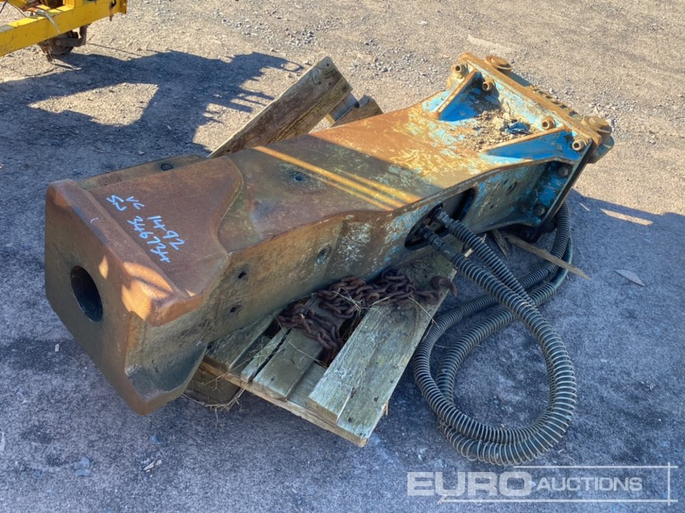 Hydraulic Breaker 65mm Pin to suit 13 Ton Excavator - Hydraulic hammer: picture 1 Hydraulic Breaker 65mm Pin to suit 13 Ton Excavator - Hydraulic hammer: picture 1