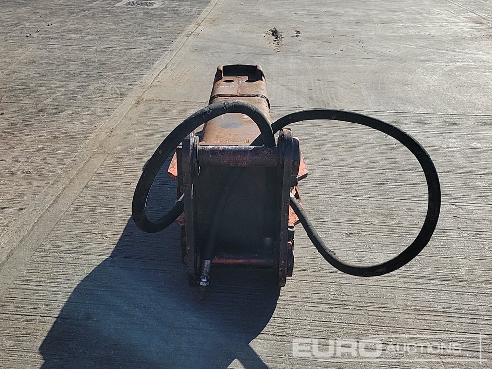 Hydraulic Breaker 80mm Pin to suit 20 Ton Excavator - Hydraulic hammer: picture 4 Hydraulic Breaker 80mm Pin to suit 20 Ton Excavator - Hydraulic hammer: picture 4