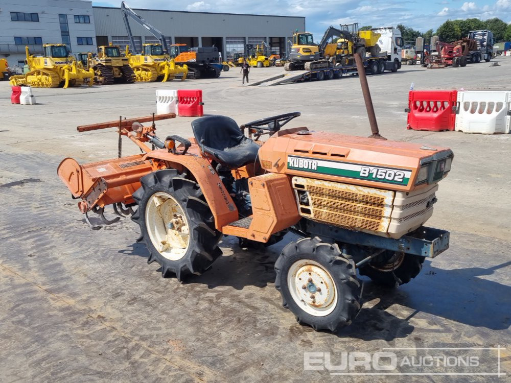 Compact tractor Kubota B1502: picture 7