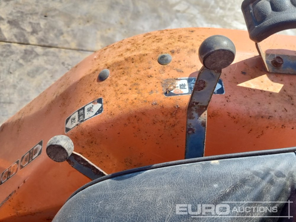 Compact tractor Kubota B1502: picture 25
