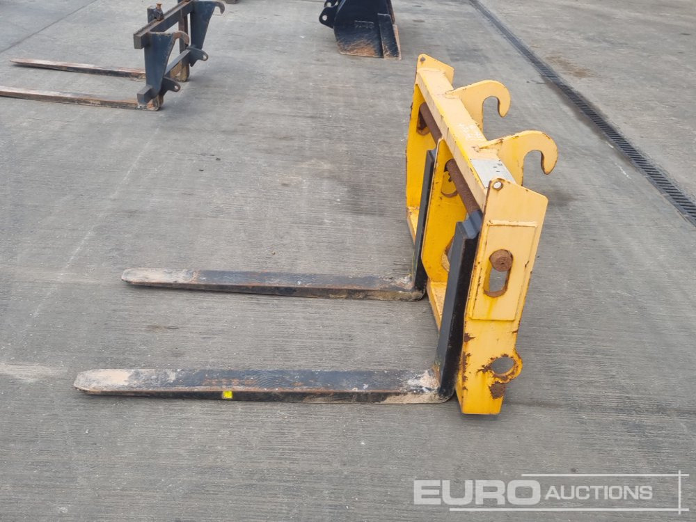 2019 Fork Carriage & Forks to suit JCB Telehandler - Material handling equipment: picture 2 2019 Fork Carriage & Forks to suit JCB Telehandler - Material handling equipment: picture 2
