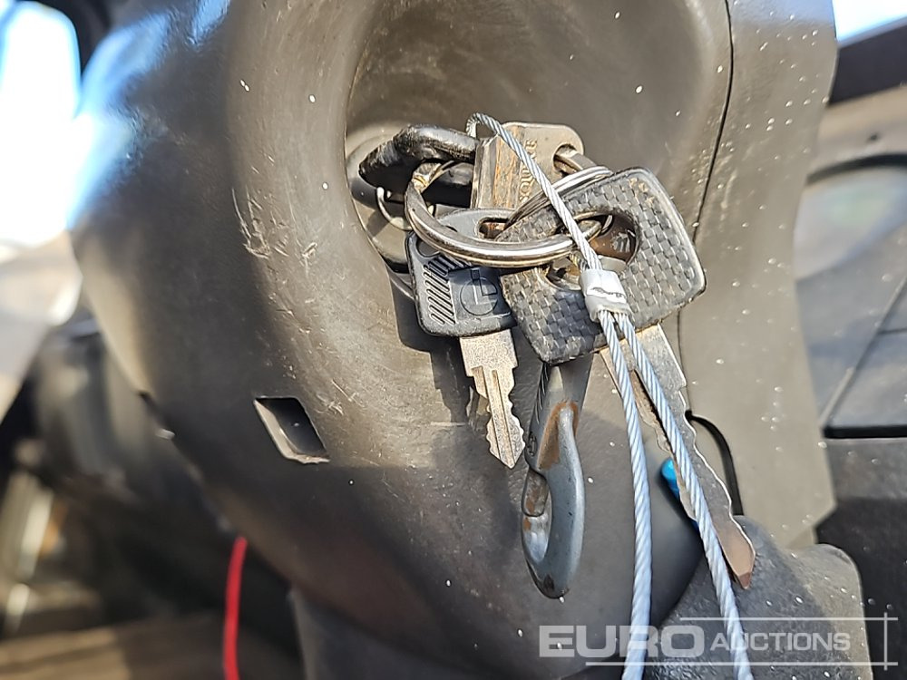 Mercedes 1820 - Box truck: picture 1 Mercedes 1820 - Box truck: picture 1