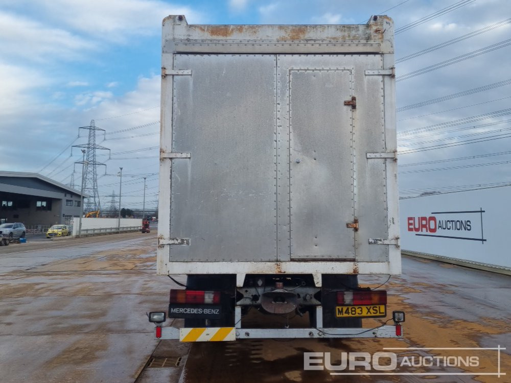 Mercedes 1820 - Box truck: picture 5 Mercedes 1820 - Box truck: picture 5