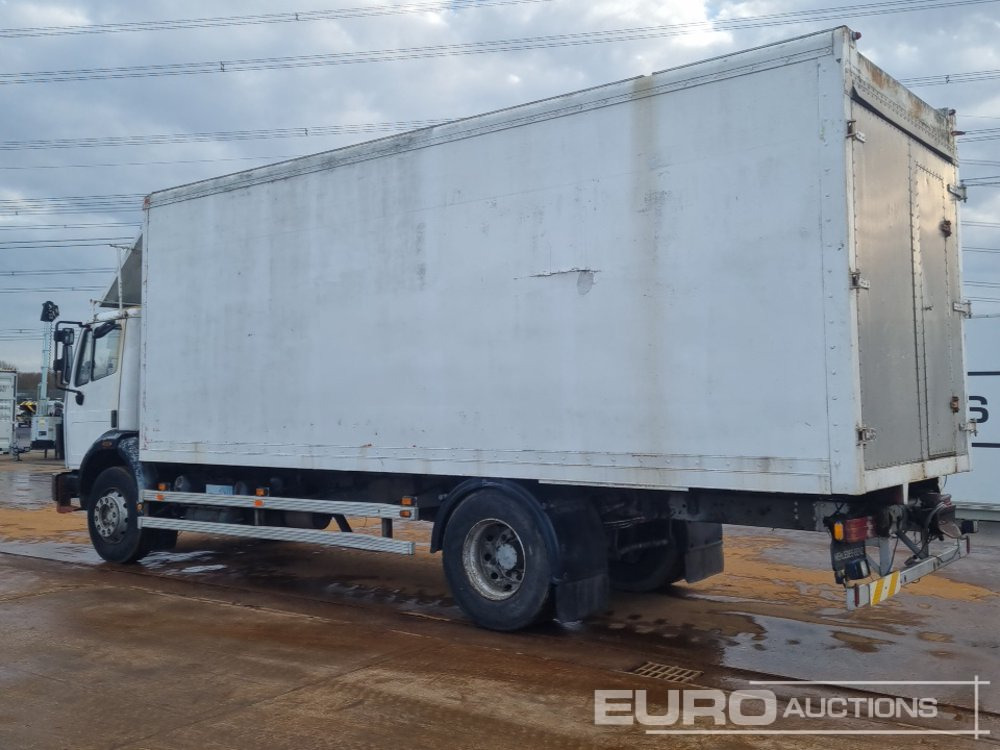 Mercedes 1820 - Box truck: picture 4 Mercedes 1820 - Box truck: picture 4