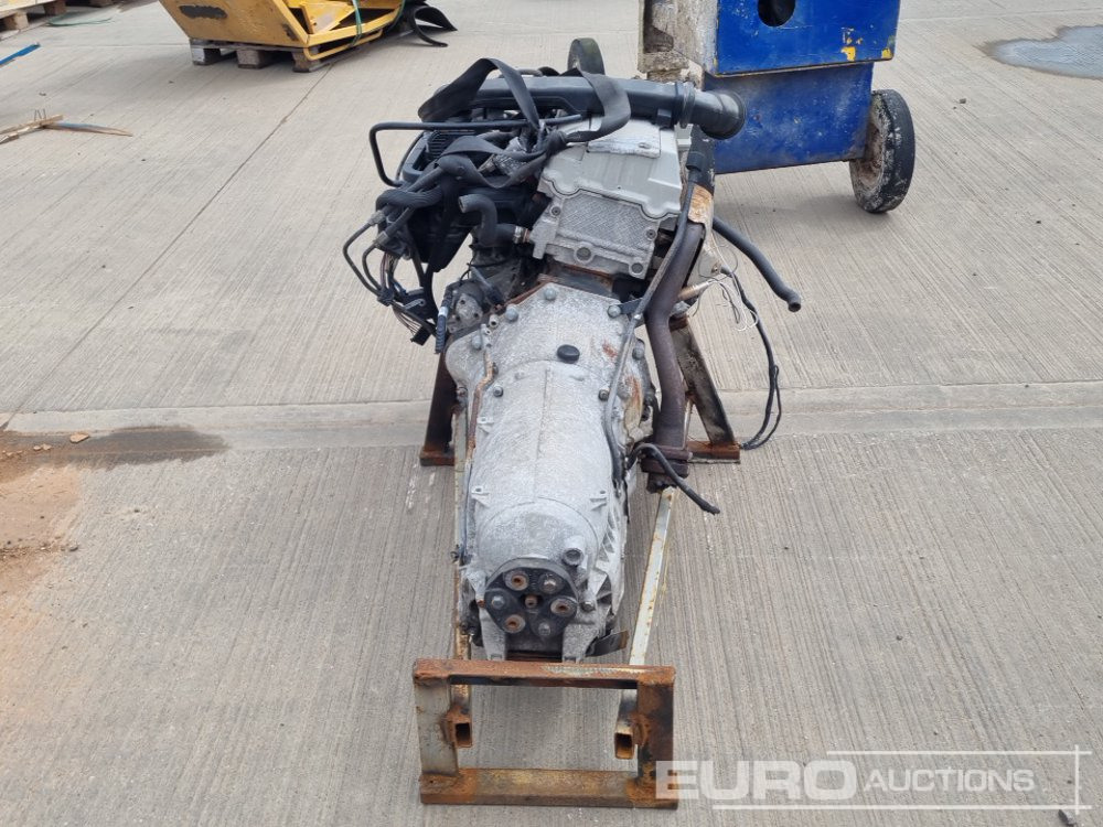Mercedes 4 Cylinder Engine, Gearbox - Engine: picture 2 Mercedes 4 Cylinder Engine, Gearbox - Engine: picture 2