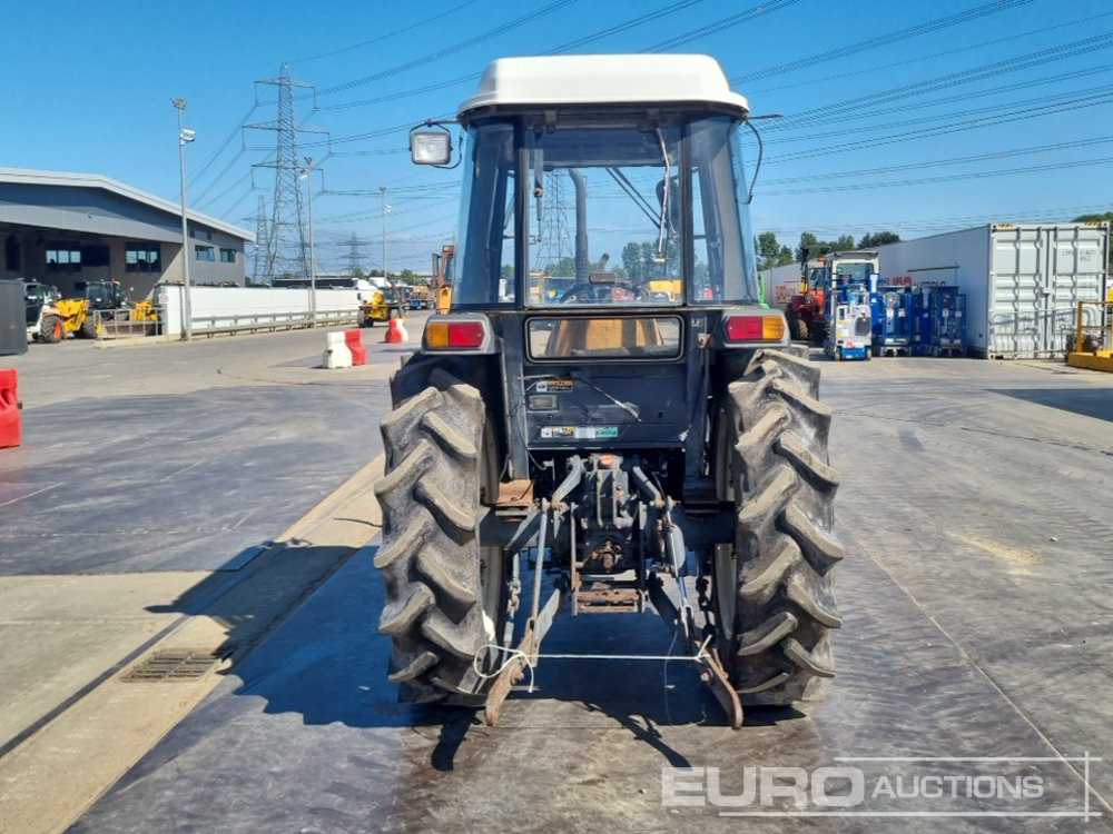 New Holland 2300 - Farm tractor: picture 4 New Holland 2300 - Farm tractor: picture 4