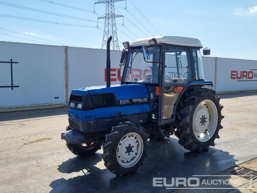 New Holland 2300 - Farm tractor: picture 1 New Holland 2300 - Farm tractor: picture 1