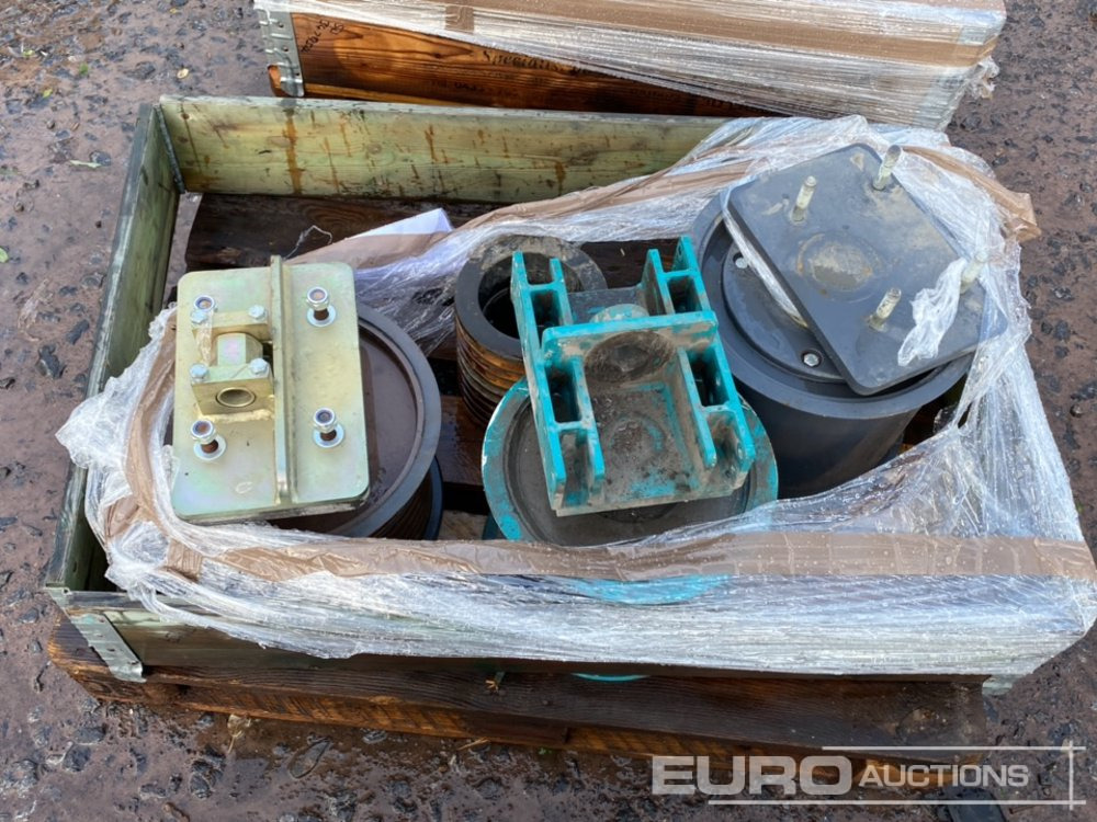 Pallet of Belt Tensioner Idler Pulleys - Belt tensioner for Construction machinery: picture 2 Pallet of Belt Tensioner Idler Pulleys - Belt tensioner for Construction machinery: picture 2