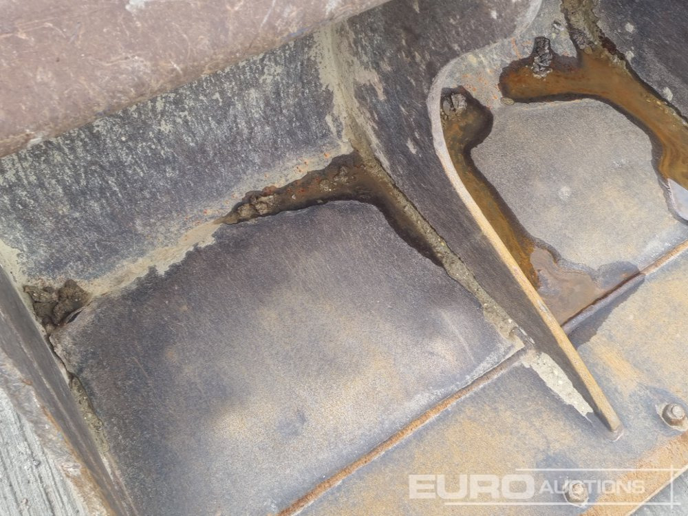 Bucket Rhinox 72" Ditching Bucket 65mm Pin to suit 13 Ton Excavator: picture 13