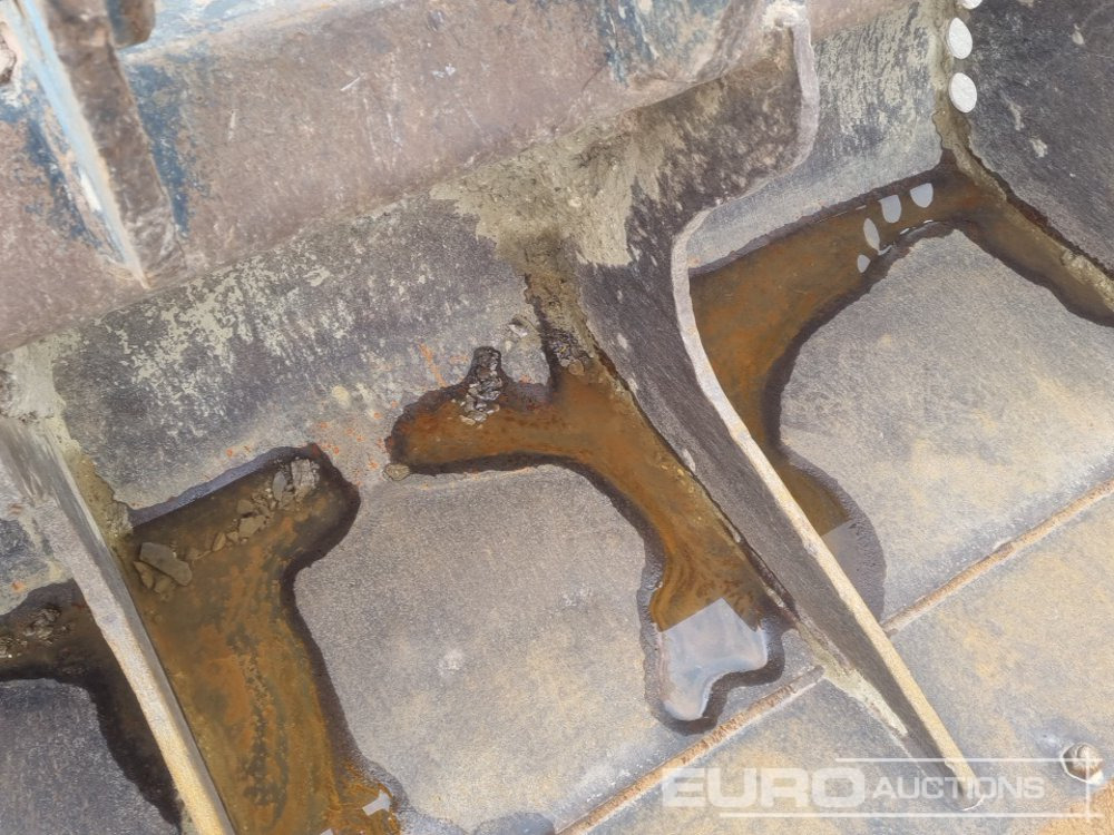 Bucket Rhinox 72" Ditching Bucket 65mm Pin to suit 13 Ton Excavator: picture 11