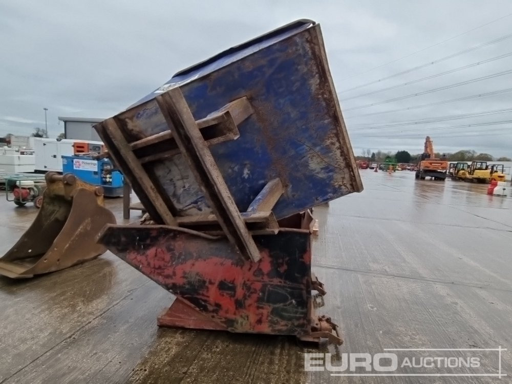 Skip to suit Forklift (2 of) - Tipping skip: picture 2 Skip to suit Forklift (2 of) - Tipping skip: picture 2