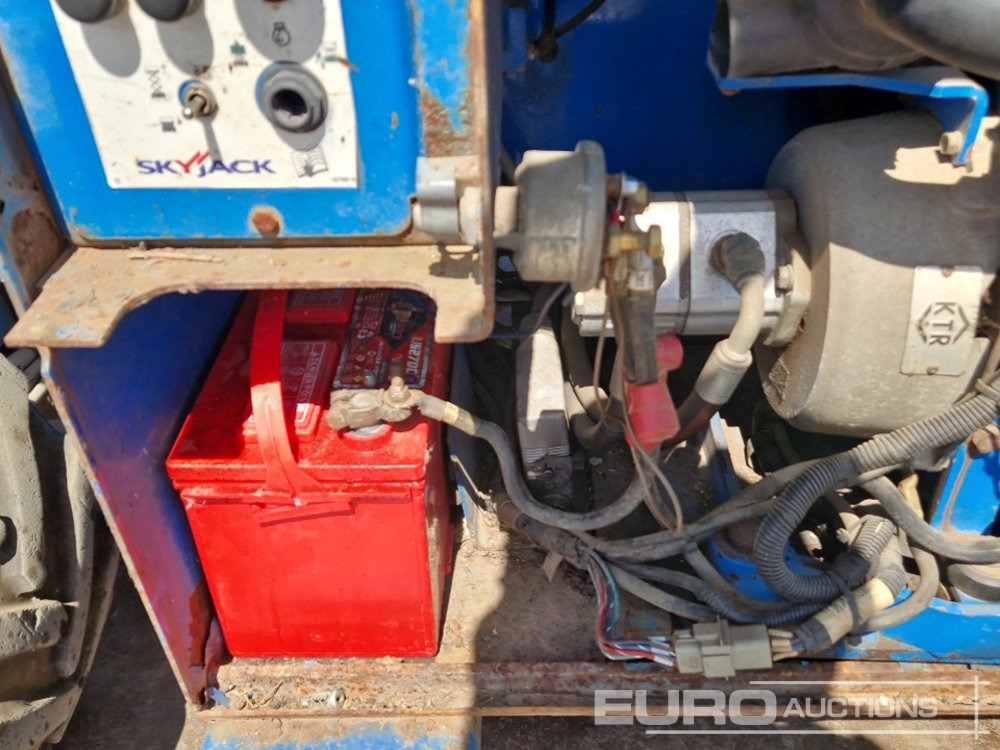 Aerial platform SkyJack SJ6832RT: picture 17