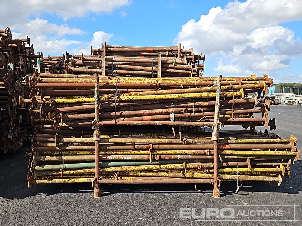 Stillage of Acrow Props (14 of) - Construction equipment: picture 4 Stillage of Acrow Props (14 of) - Construction equipment: picture 4