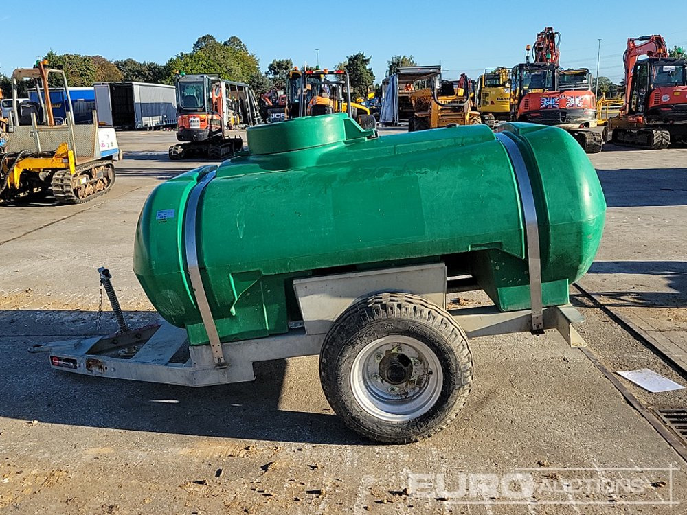 Traier Engineering Single Axle Plastic Water Bowser - Storage tank: picture 2 Traier Engineering Single Axle Plastic Water Bowser - Storage tank: picture 2