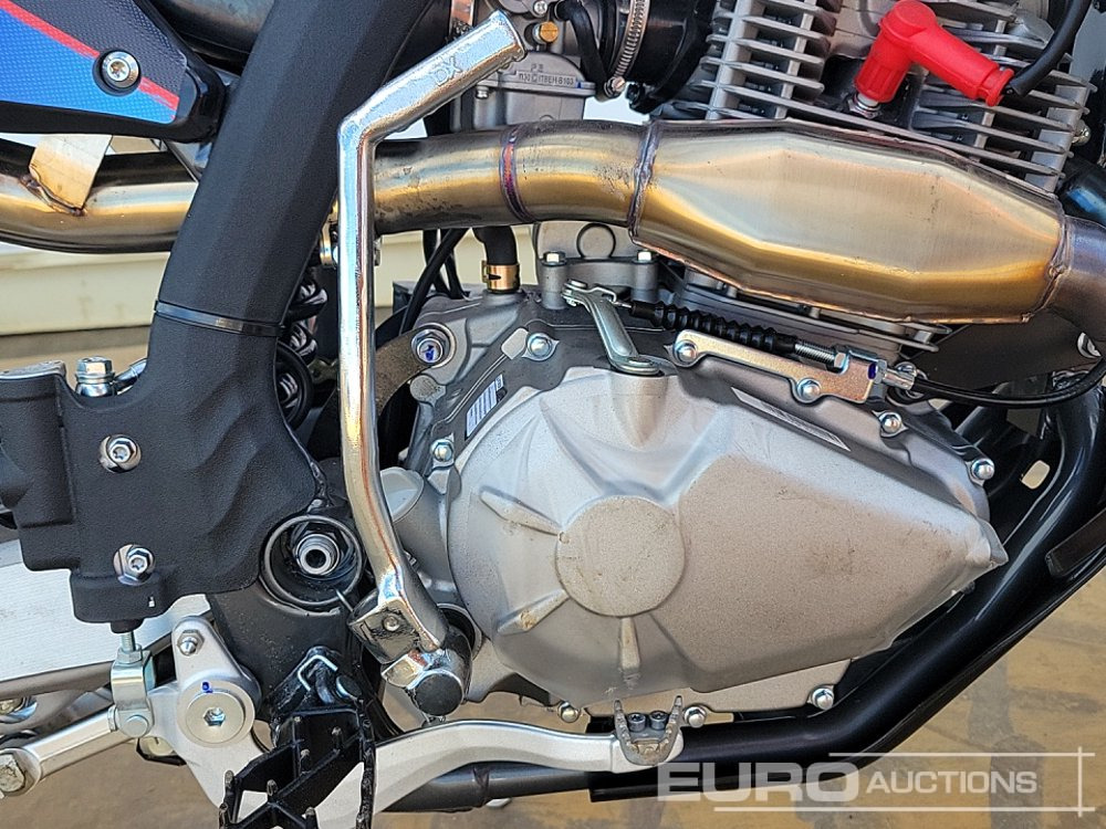 Motorcycle Unused 2025 Apollo Storm 300cc Motorcross Bike, 21" Front, 18" Rear Tyres, Electric Start, Air Cooled, Hydraulic Suspension, Disc Brakes, Lighting Kit (UNASSEMBLED): picture 19 Motorcycle Unused 2025 Apollo Storm 300cc Motorcross Bike, 21" Front, 18" Rear Tyres, Electric Start, Air Cooled, Hydraulic Suspension, Disc Brakes, Lighting Kit (UNASSEMBLED): picture 19