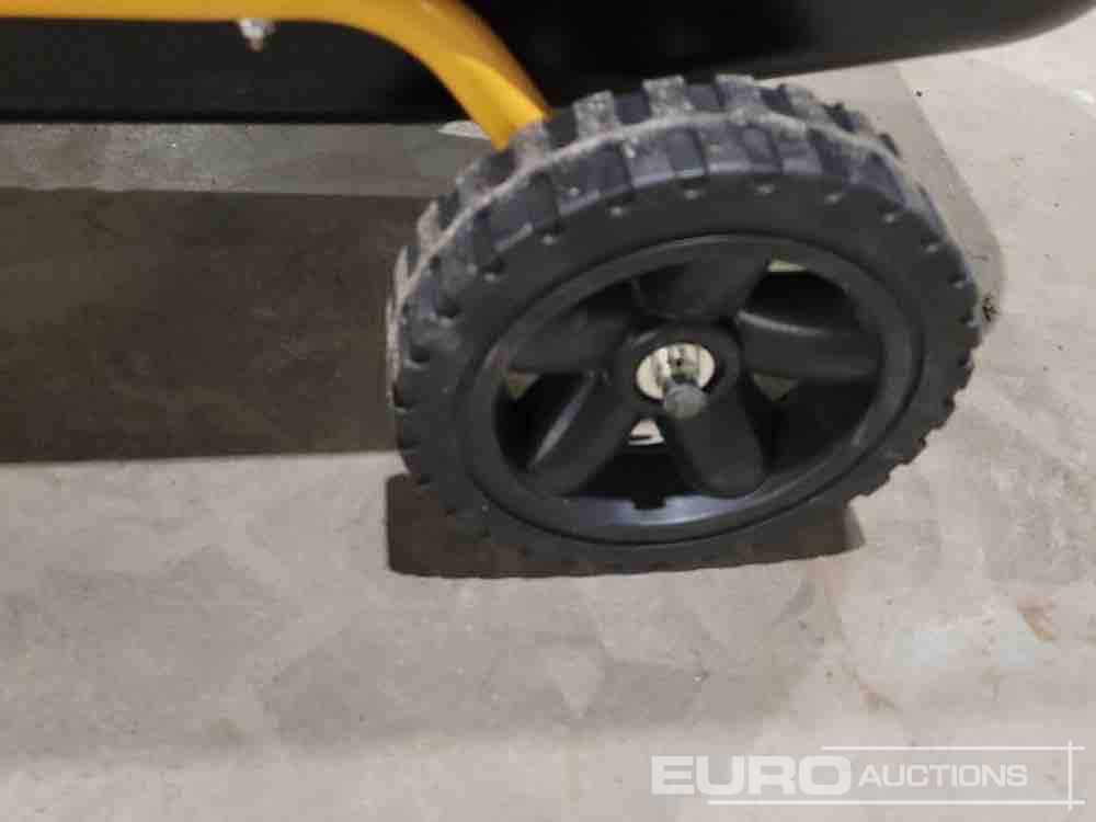 Unused 60Kw Oil Fired Space Heater - Workshop equipment: picture 4 Unused 60Kw Oil Fired Space Heater - Workshop equipment: picture 4