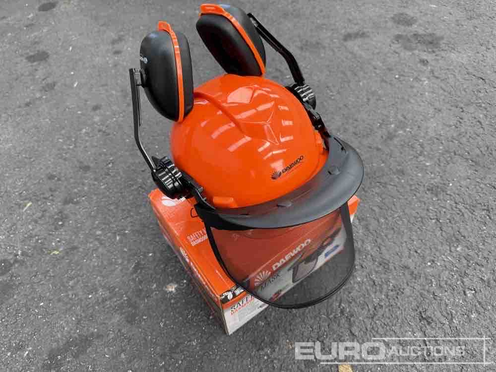 Unused Daewoo DASM5009 Safety Mask (4 of) - Workshop equipment: picture 4 Unused Daewoo DASM5009 Safety Mask (4 of) - Workshop equipment: picture 4