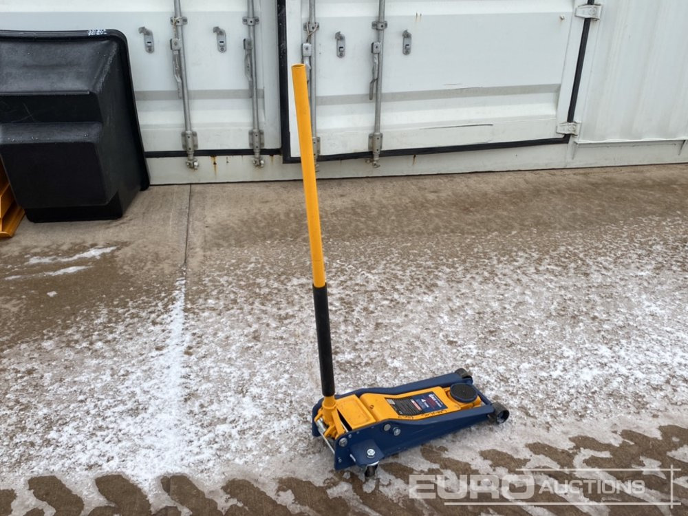 Unused Genuis 4 Ton Low Profile Trolley Jack - Workshop equipment: picture 5 Unused Genuis 4 Ton Low Profile Trolley Jack - Workshop equipment: picture 5