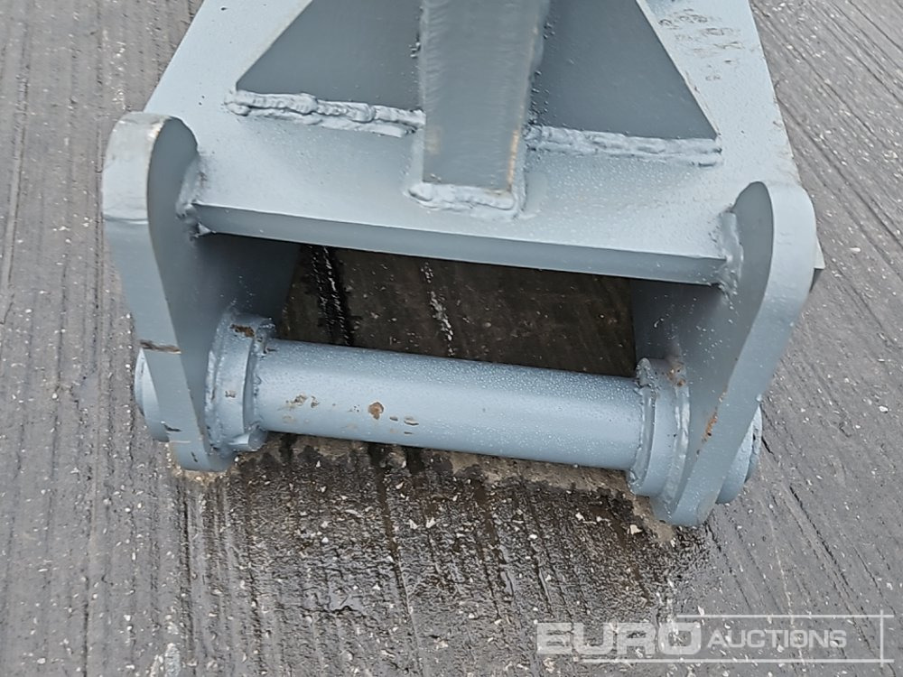 New Bucket Unused Ripper 80mm Pin to suit 20 Ton Excavator: picture 10 New Bucket Unused Ripper 80mm Pin to suit 20 Ton Excavator: picture 10