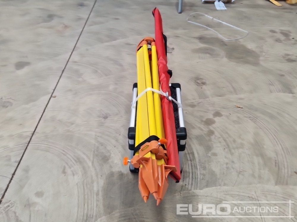 Unused Site Level, Tripod & Staff - Workshop equipment: picture 2 Unused Site Level, Tripod & Staff - Workshop equipment: picture 2