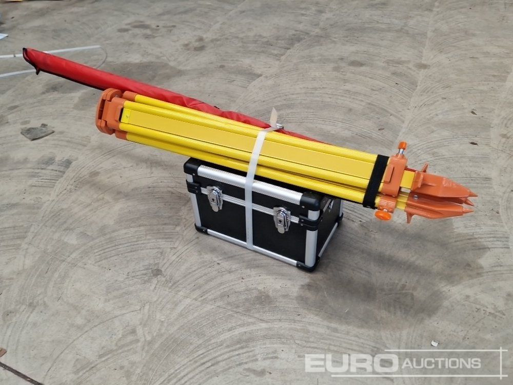 Unused Site Level, Tripod & Staff - Workshop equipment: picture 1 Unused Site Level, Tripod & Staff - Workshop equipment: picture 1