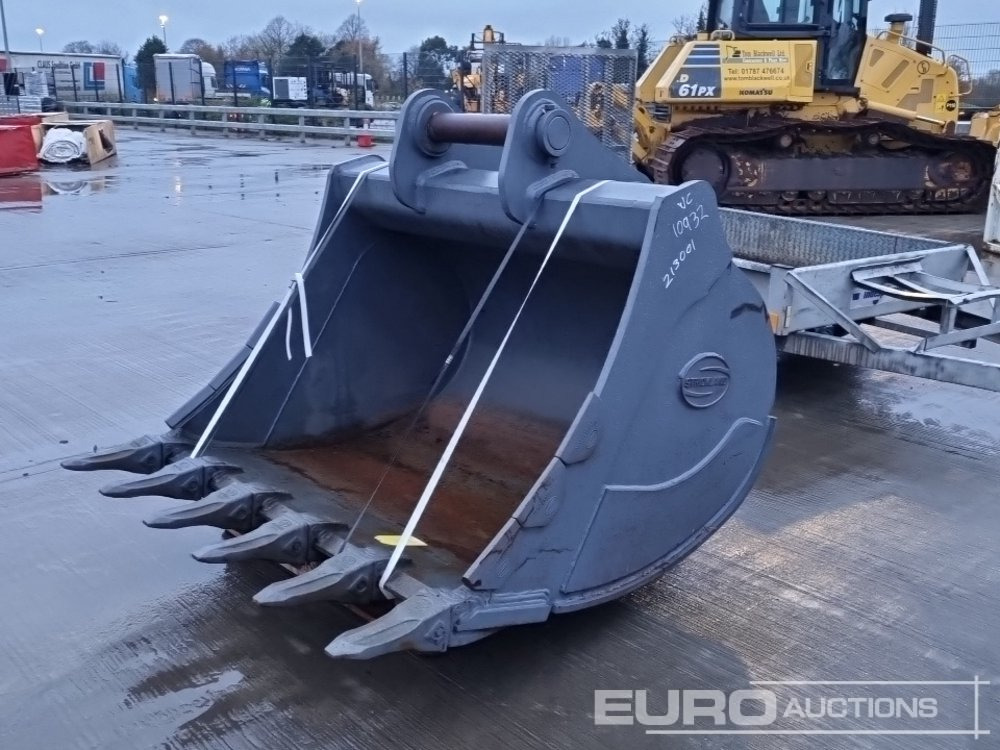 Unused Strickland 60" Digging Bucket 90mm Pin to suit 30 Ton Excavator - Bucket: picture 1 Unused Strickland 60" Digging Bucket 90mm Pin to suit 30 Ton Excavator - Bucket: picture 1