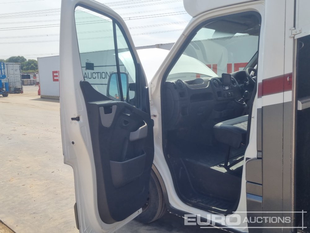 Box van Vauxhall Movano: picture 25