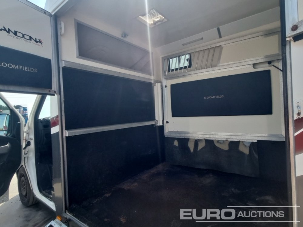 Box van Vauxhall Movano: picture 20