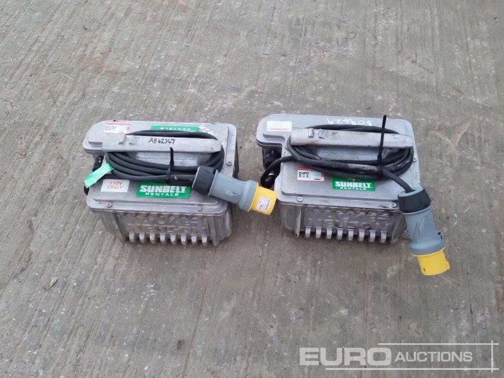 Construction equipment Wacker Neuson Balloon Light & Ballast Battery (2 of), 415 Volt Distribution Cable (2 of), C.A.T 4+ Radio Detector: picture 13