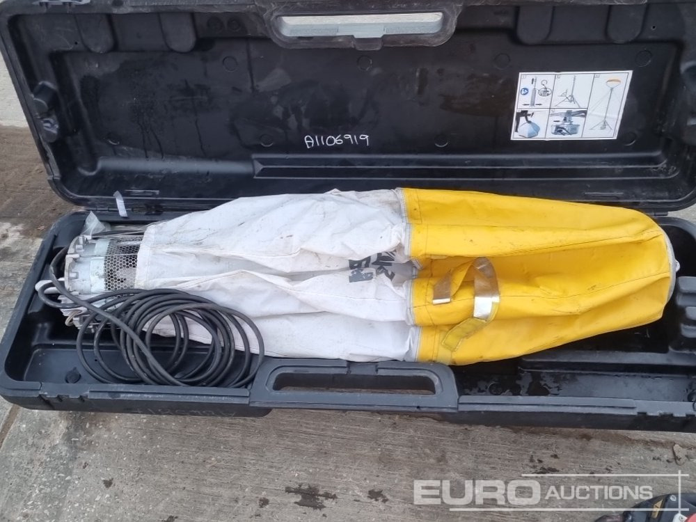 Construction equipment Wacker Neuson Balloon Light & Ballast Battery (2 of), 415 Volt Distribution Cable (2 of), C.A.T 4+ Radio Detector: picture 23