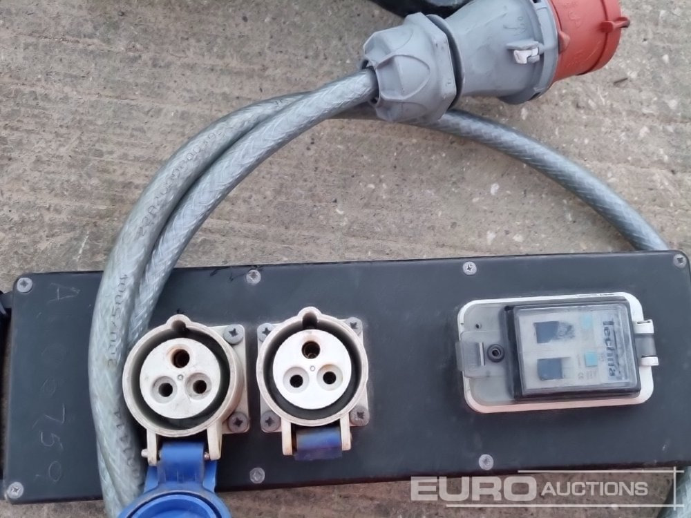 Construction equipment Wacker Neuson Balloon Light & Ballast Battery (2 of), 415 Volt Distribution Cable (2 of), C.A.T 4+ Radio Detector: picture 22