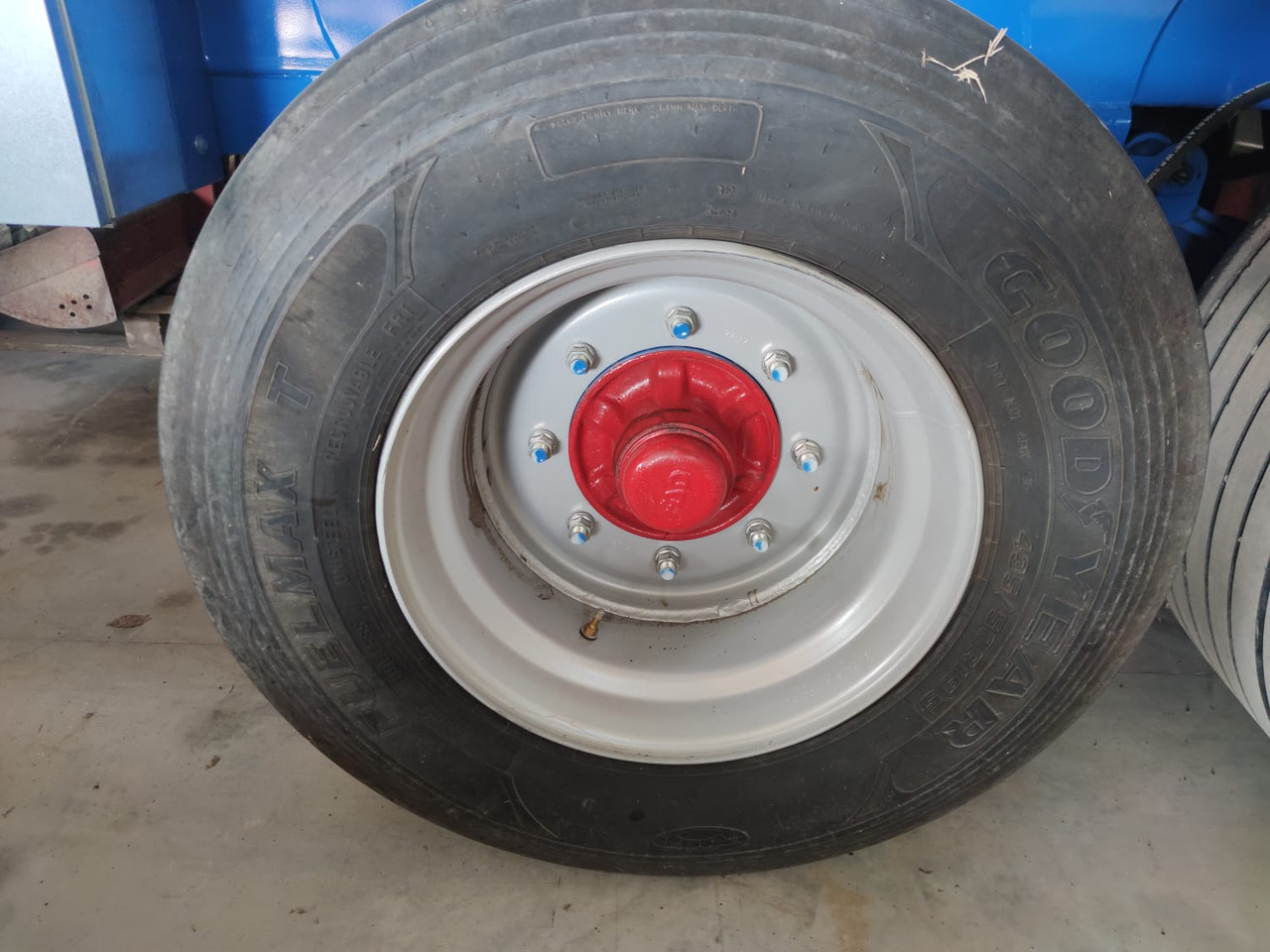 Rimorchio per vendemmia usato Terpa TT 12 HA - Farm trailer: picture 5 Rimorchio per vendemmia usato Terpa TT 12 HA - Farm trailer: picture 5