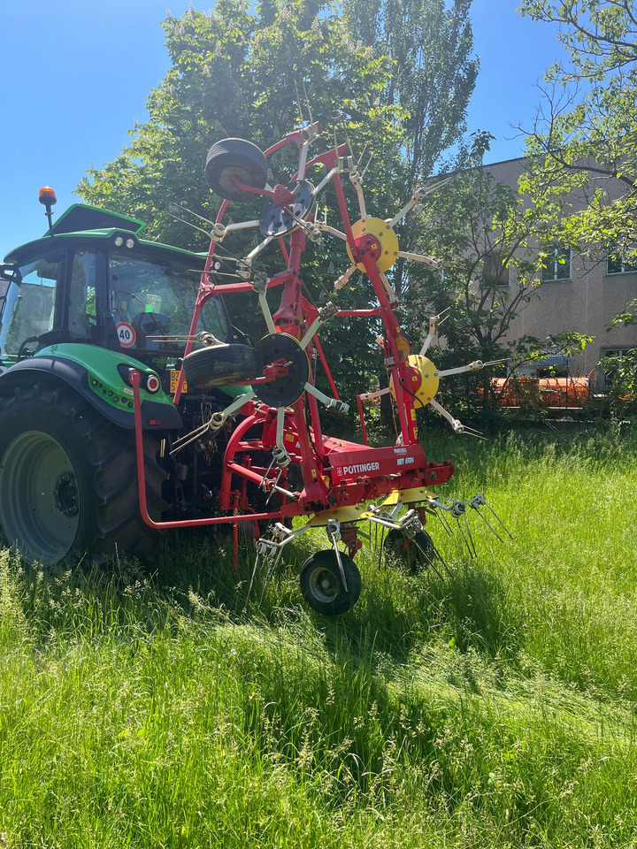Voltafieno usato Pottinger Hit 690 N - Tedder/ Rake: picture 4 Voltafieno usato Pottinger Hit 690 N - Tedder/ Rake: picture 4