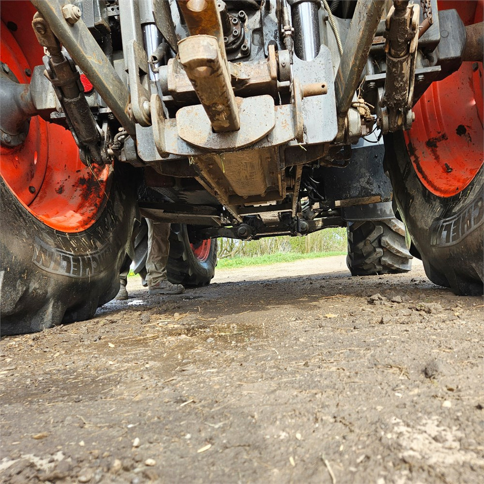 Farm tractor Claas Arion 640: picture 38