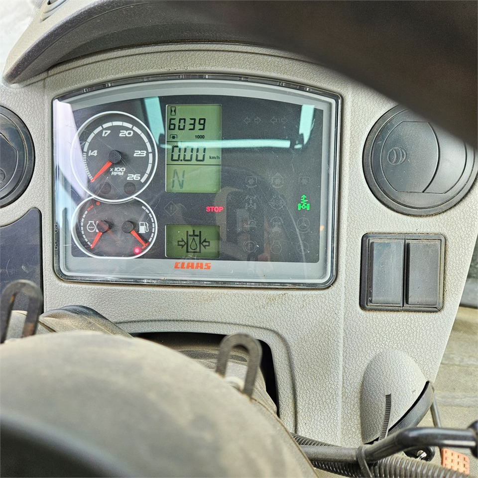 Farm tractor Claas Arion 640: picture 14