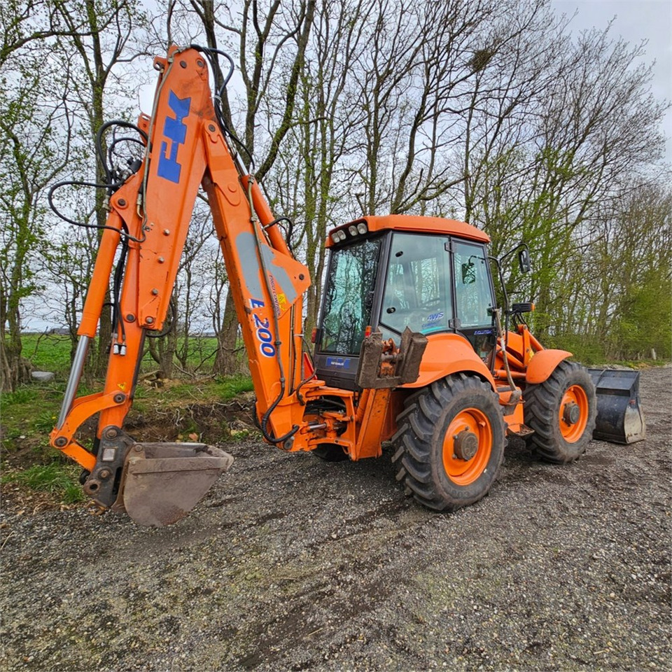 Fiat-Kobelco B200 4PS - Backhoe loader: picture 3 Fiat-Kobelco B200 4PS - Backhoe loader: picture 3
